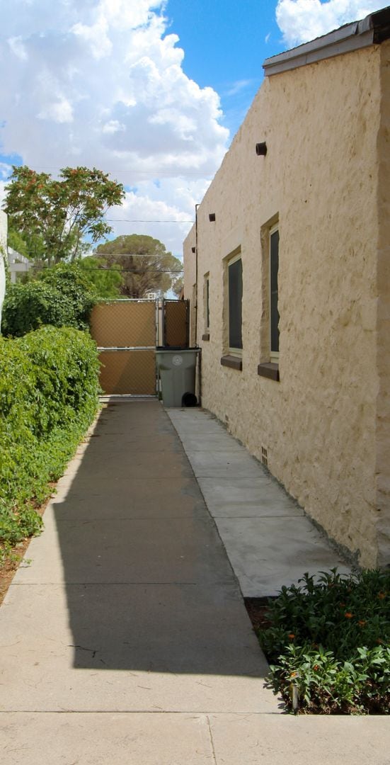 Building Photo - 900 Winter Dr