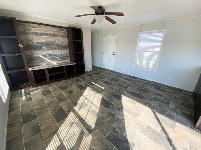 Foto del edificio - Spacious 3 Bedroom Mobile Home for Rent in...