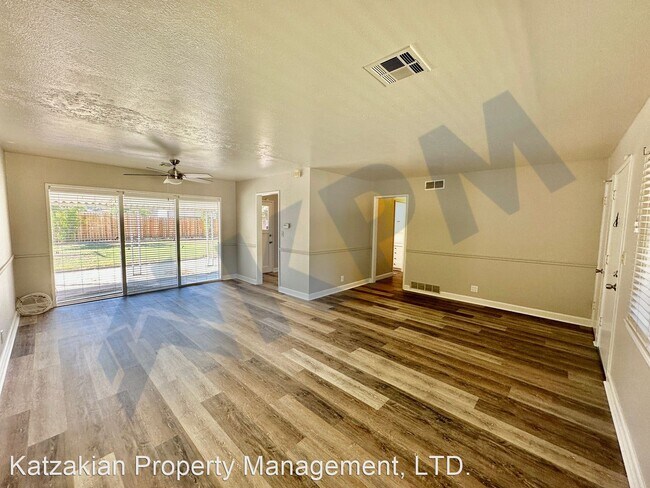 Building Photo - 3 br, 1 bath House - 24 W. Mayfair Avenue