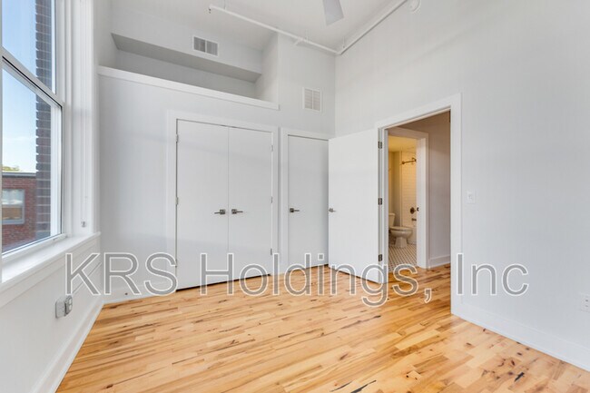 Foto del edificio - 306 N Road St