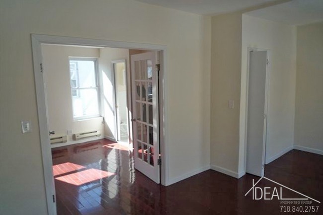Building Photo - No Fee! Studio vibes in Clinton Hill