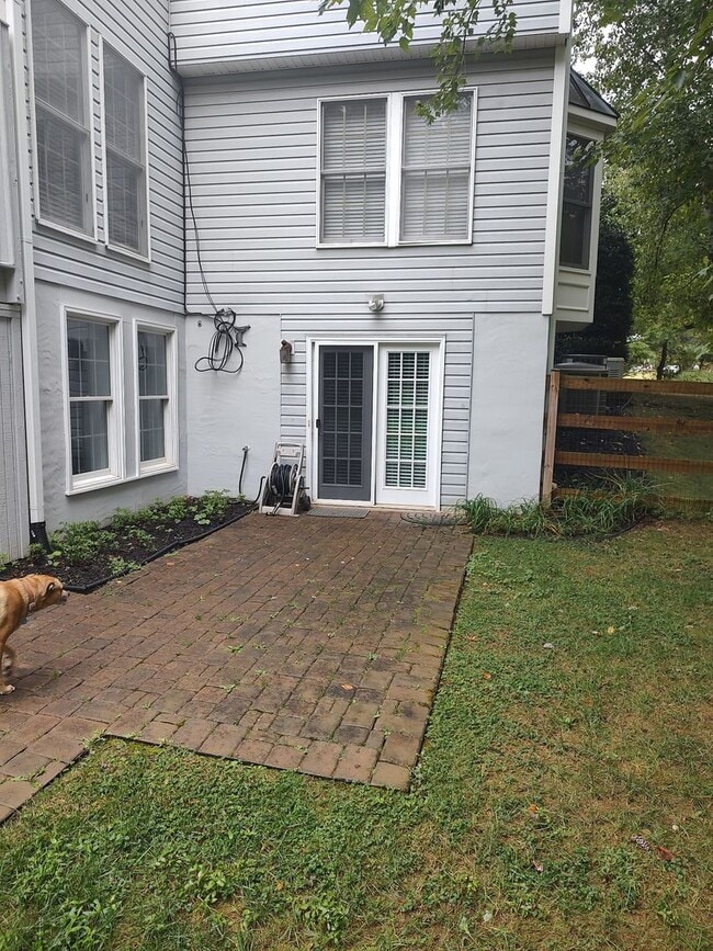 Building Photo - Full, Walk-out, Basement Apartment for Rent
