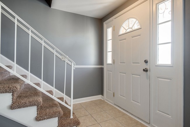 Building Photo - 3 bedroom condo in River Plantation