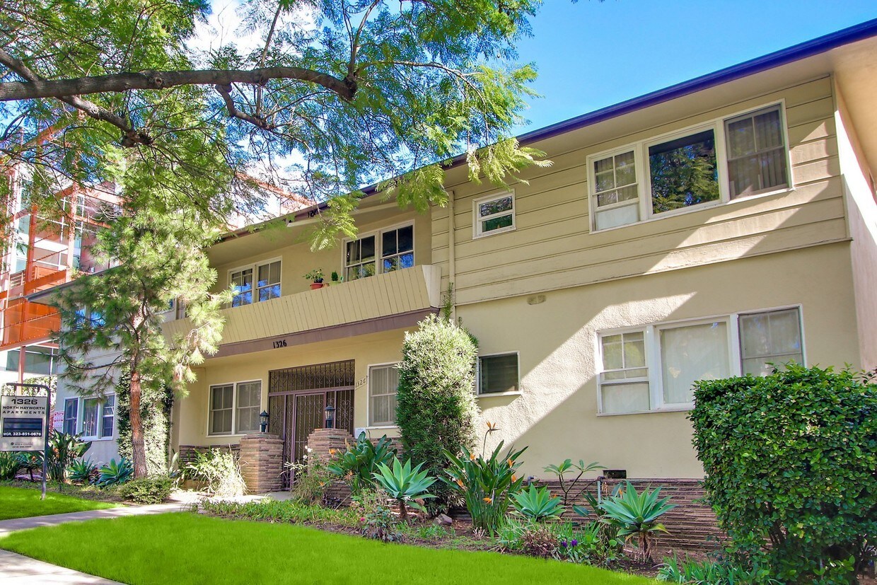 Primary Photo - 1326 N Hayworth Ave