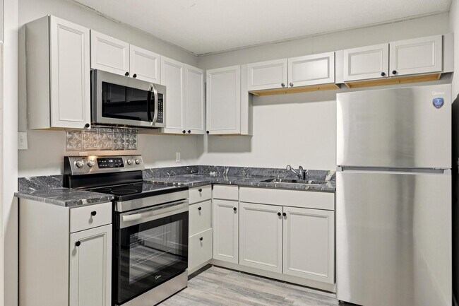 Foto del edificio - 5225 Central Ave