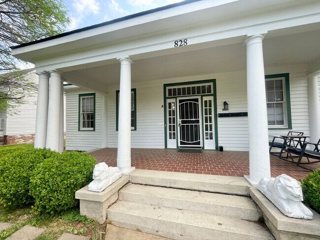 Foto del edificio - 828 N Jefferson St