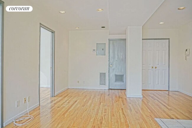 Foto del edificio - 1627 Park Ave