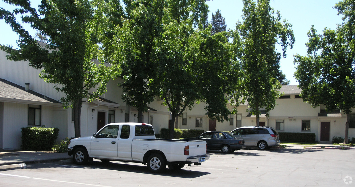 Building Photo - Ridgewood La Loma