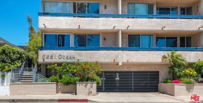Building Photo - 2221 Ocean Ave