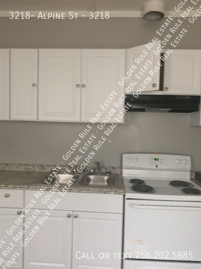 Building Photo - 3218- Alpine St-3218