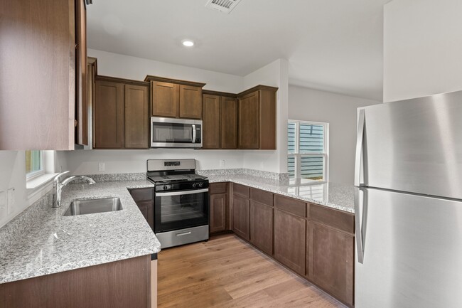 Building Photo - 1609 Duke Dr