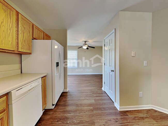 Foto del edificio - 1941 Sterling Hill Drive