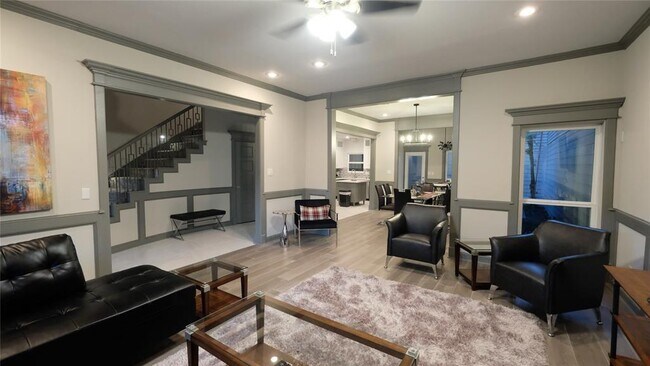 Foto del edificio - 632 N Eldridge Pkwy