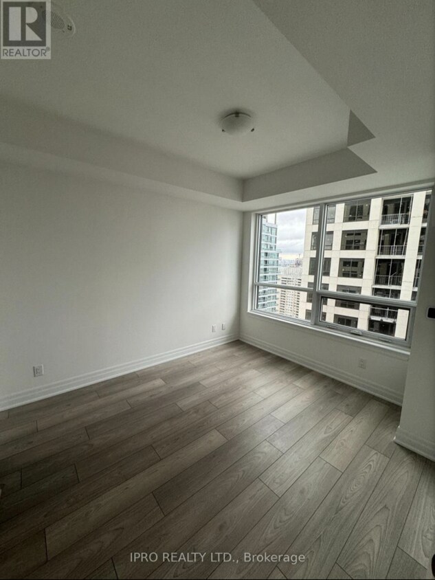 36 Elm Dr W, Mississauga, ON L5B 0N3 Condo for Rent in Mississauga, ON