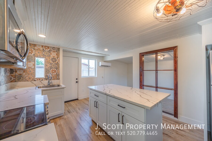 Foto principal - 1460 E Fillmore St