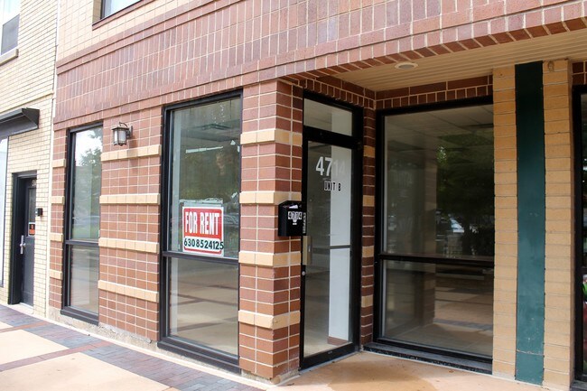 Building Photo - 4714 Main St