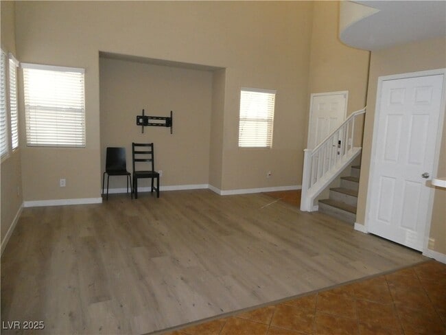 Building Photo - 941 Medina De Leon Ave