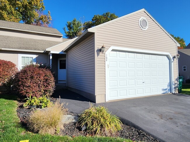 Building Photo - 162 Slindes Woods Cir Building Photo - 162 Slindes Woods Cir