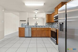 Building Photo - 4703 Stonehaven Dr