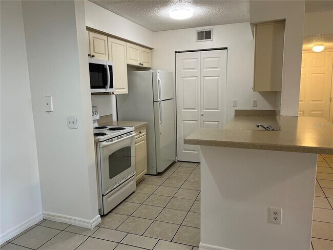 Building Photo - 1226 Bermuda Lakes Ln