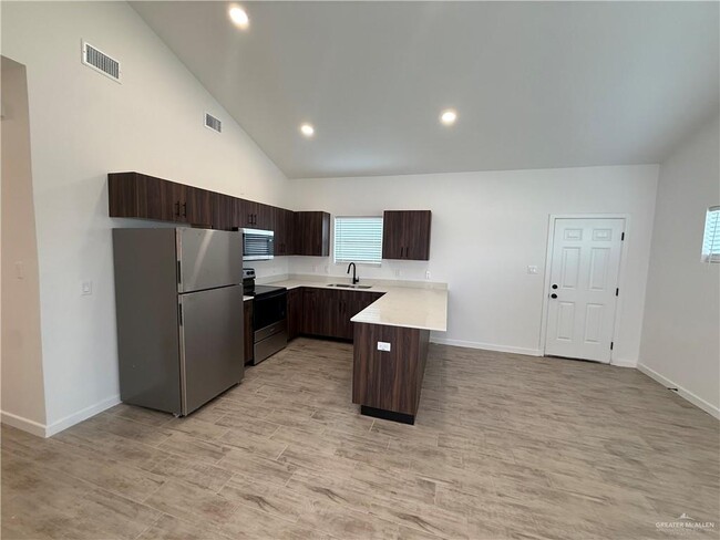 Foto del edificio - 2701 Brownjay Rd