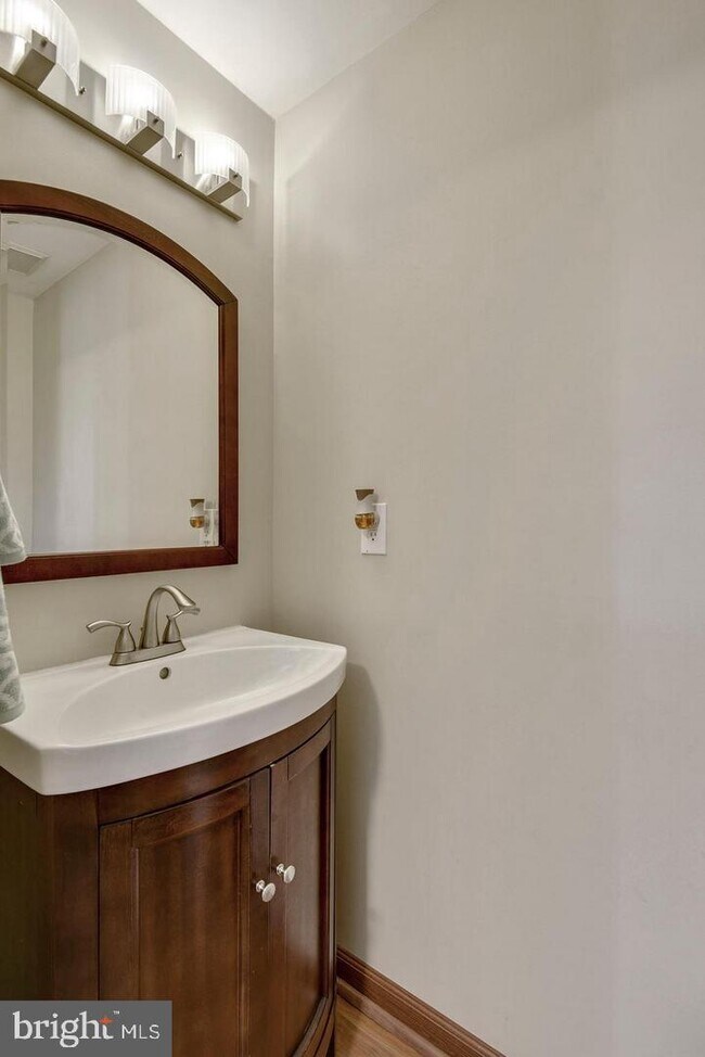 Foto del edificio - 2920 Ashdown Forest Dr