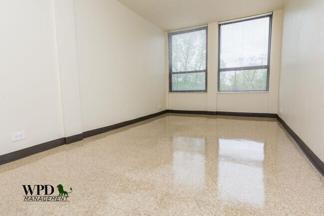 Foto del edificio - 2 bedroom in Chicago IL 60621