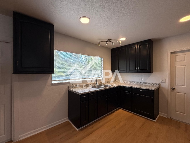 Photo - 9418 Shields Dr House