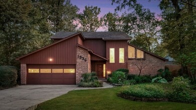 Building Photo - 1936 Foxtail Pl