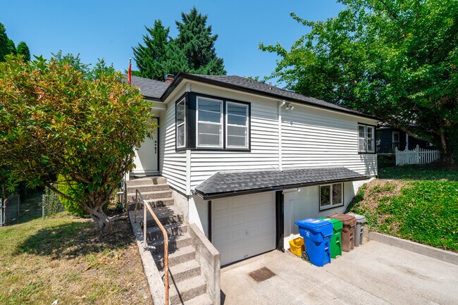 Building Photo - 9425 SE Tenino Ct
