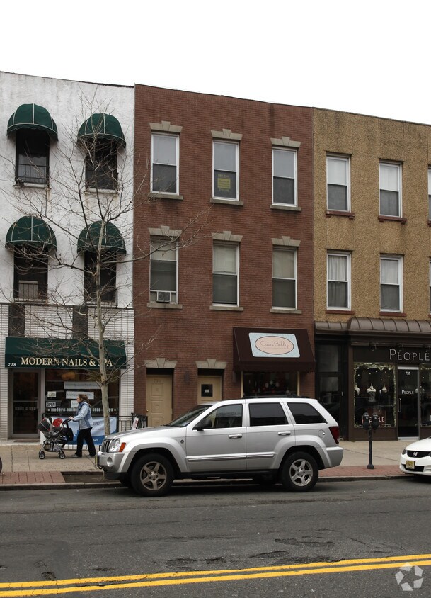 Primary Photo - 730 Washington St