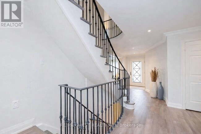 Photo du bâtiment - 15 Dundurn Crescent