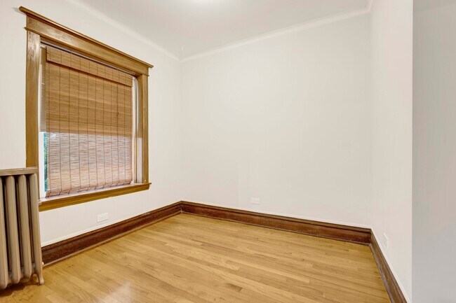 Building Photo - 3087 N Haussen Ct