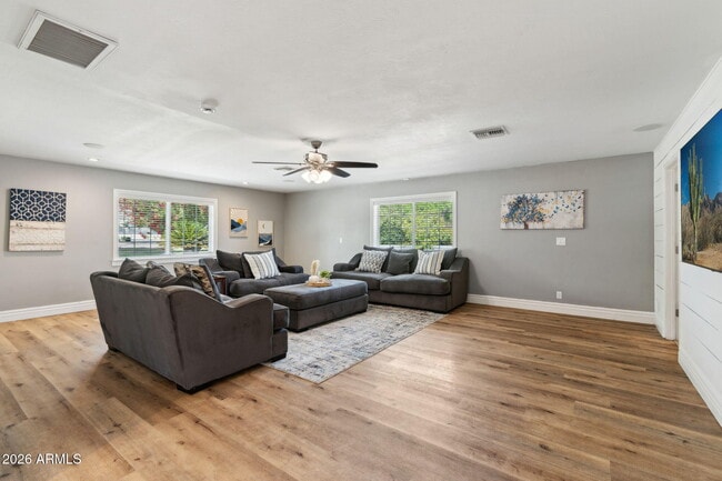 Foto del edificio - 5339 E Osborn Rd