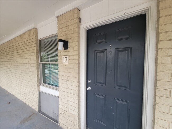 Building Photo - 845 Beverly St