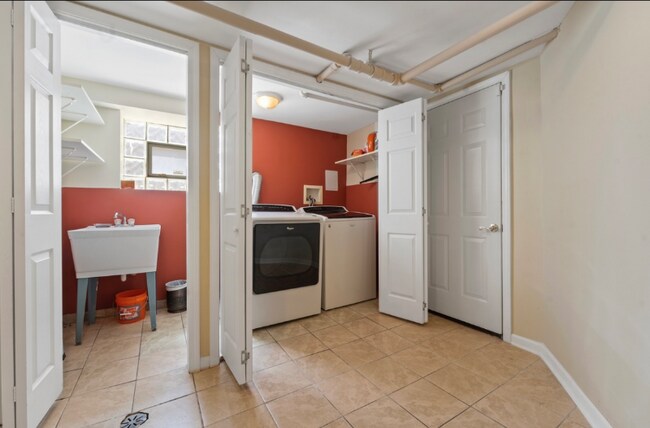 Foto del edificio - 7414 S Prairie Ave