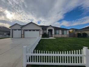 Building Photo - 3606 Cook Ln