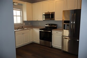 Building Photo - 1063 Birnham Woods Blvd