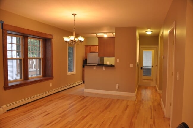 Building Photo - 2515 Pleasant Ave