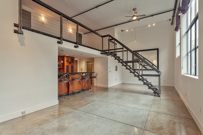 Building Photo - 1 Clarence Pl