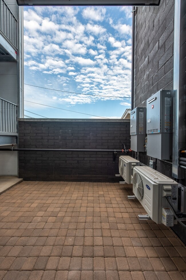Building Photo - 3586 Adams Avenue, Unit 07