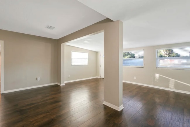 Building Photo - 743-737 37th Ave S