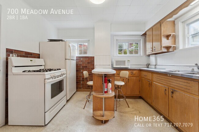 Foto del edificio - Precious 2 bed 1 bath AVAILALE NOW!!
