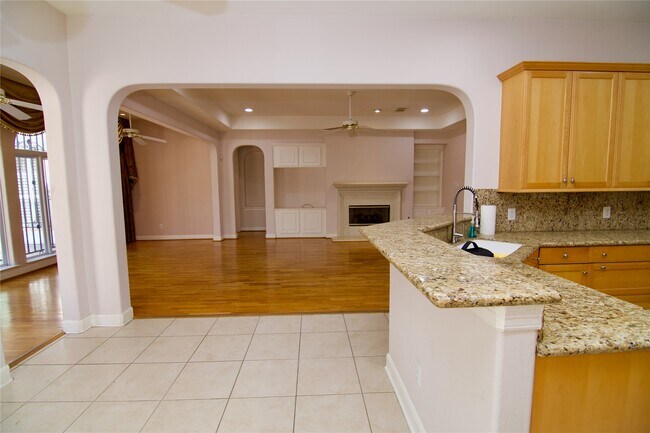 Building Photo - 3015 Bonnebridge Way Blvd
