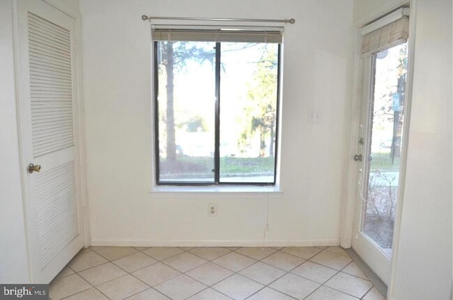 Foto del edificio - 8383 Buttress Ln