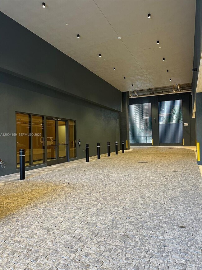 Foto del edificio - 121 NE 5th St