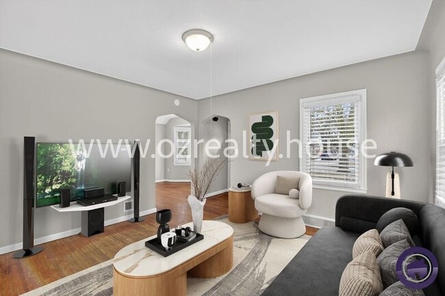 Foto del edificio - 110 Pasadena Blvd