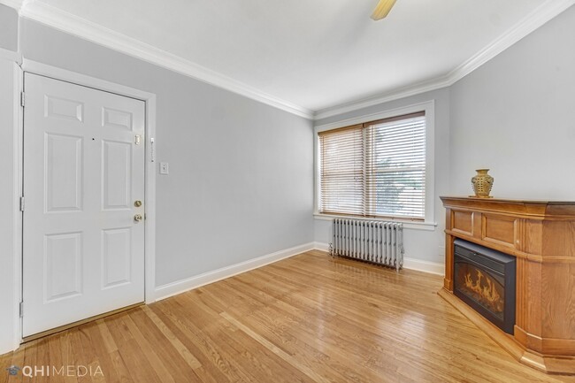 Foto del edificio - 2419 N Oak Park Ave