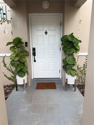 Building Photo - 5460 SW 70th Pl N