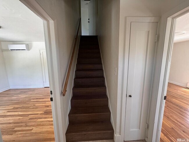 Foto del edificio - 1030 Vine Street Unit A